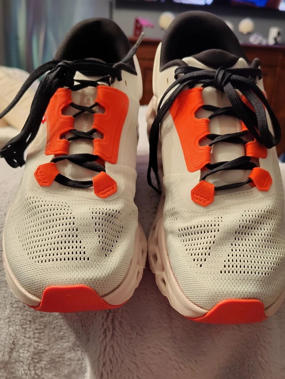 On Cloud Woman Shoes  White and Orange Athletic Youth Comfort Running Shoes